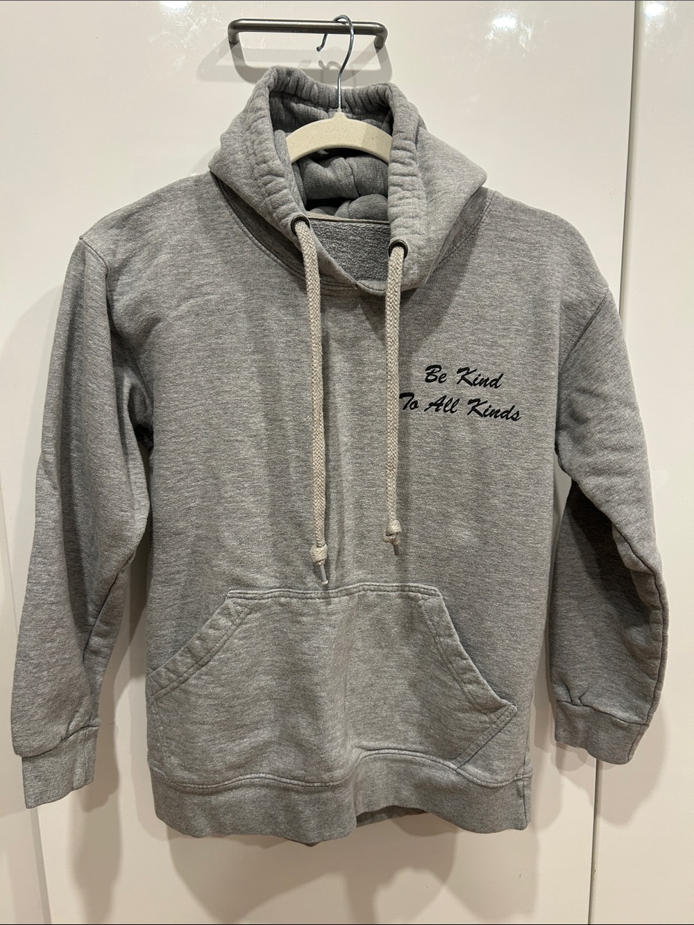 Womenโs Thick Cotton Gray Pullover Hoodie Sweatshirt - Be Kind To All Kinds